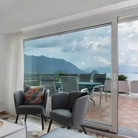 Holiday home Piccolo Paradiso Brezzo